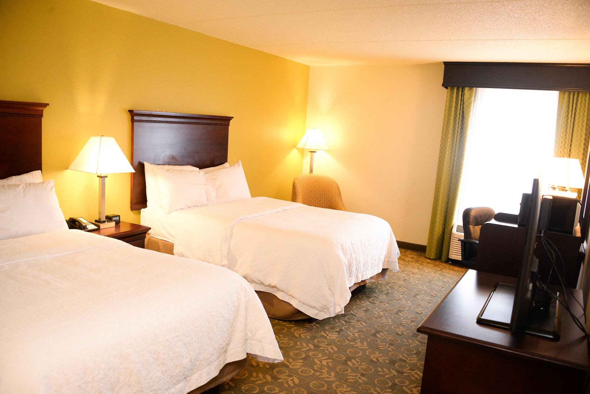 Hampton Inn Frankfort Exterior photo