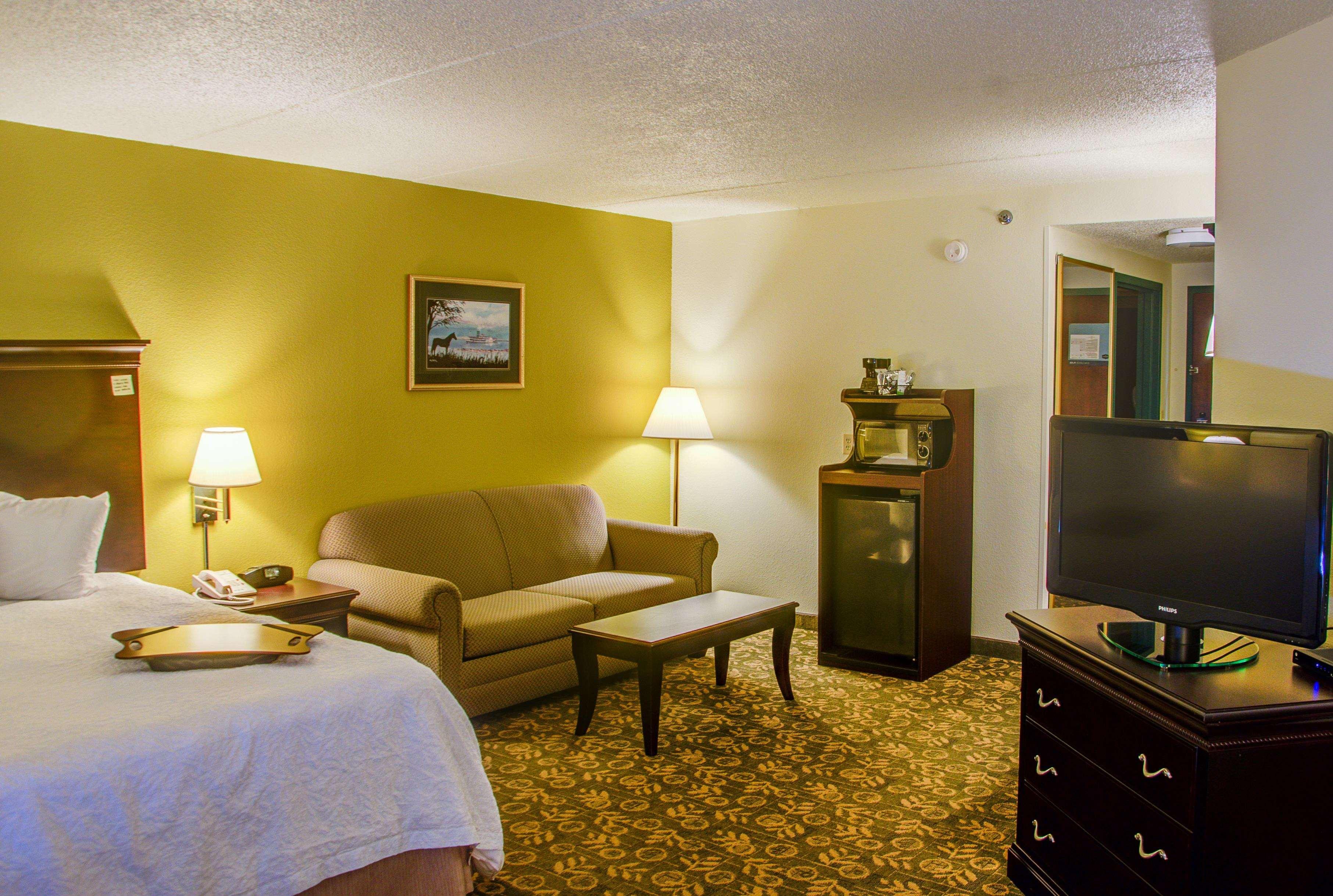 Hampton Inn Frankfort Exterior photo