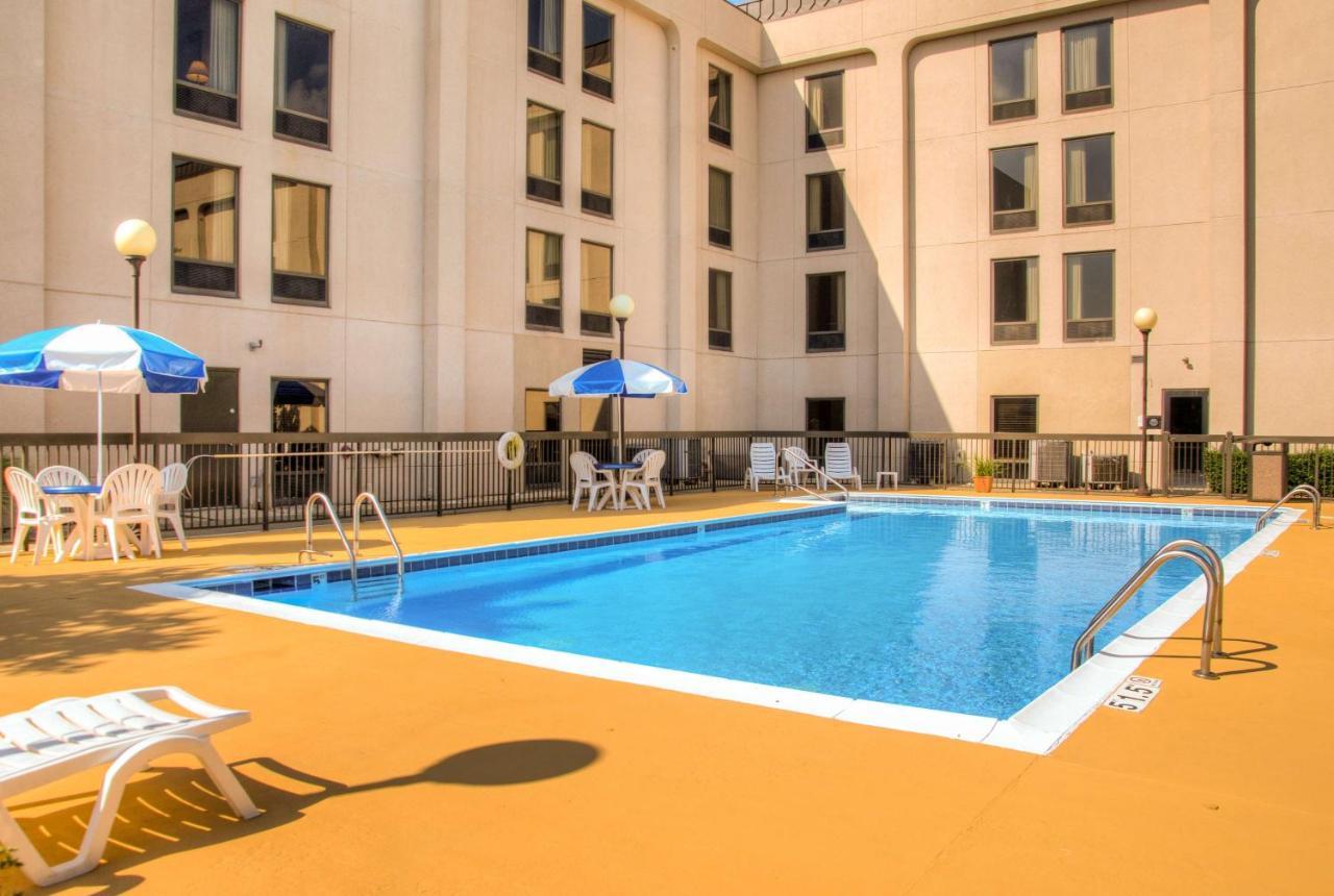 Hampton Inn Frankfort Exterior photo