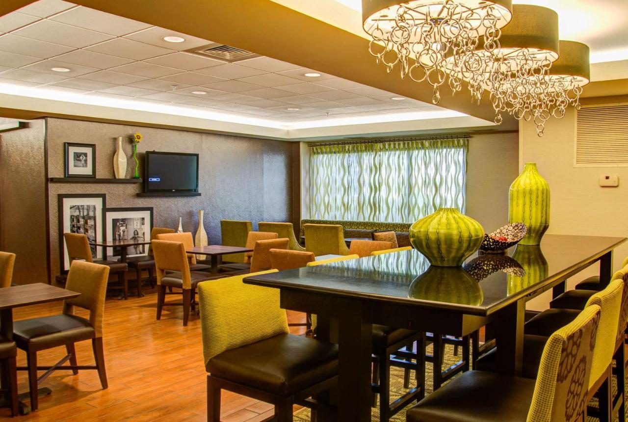 Hampton Inn Frankfort Exterior photo