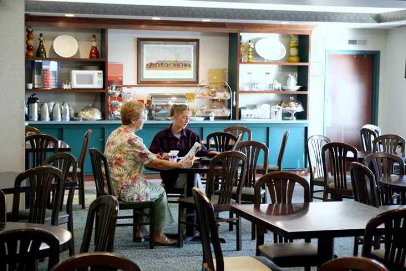 Hampton Inn Frankfort Restaurant photo